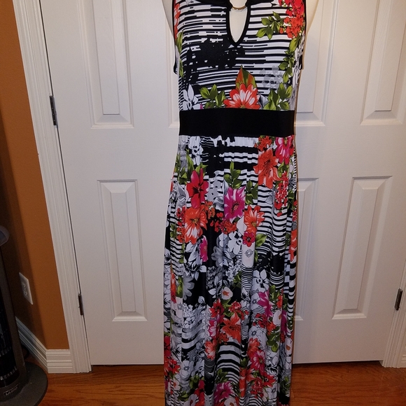 Floral XL MAXI DRESS - Picture 2 of 6